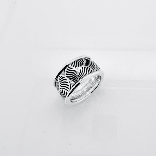 Fan Design Band Ring