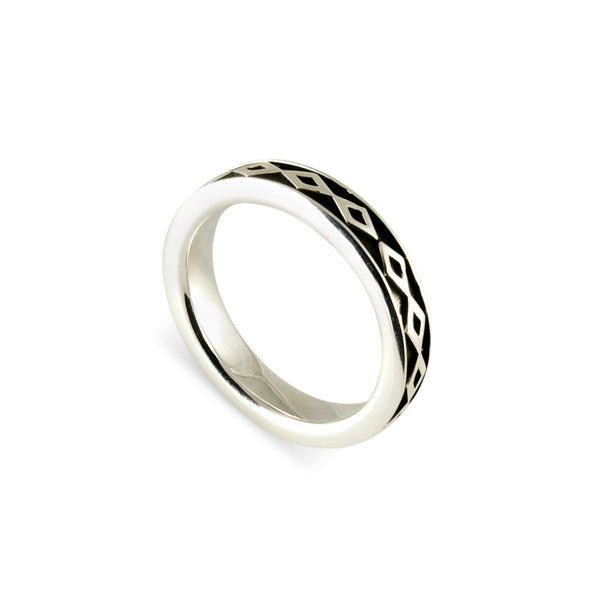Thin Tiki Pattern Ring